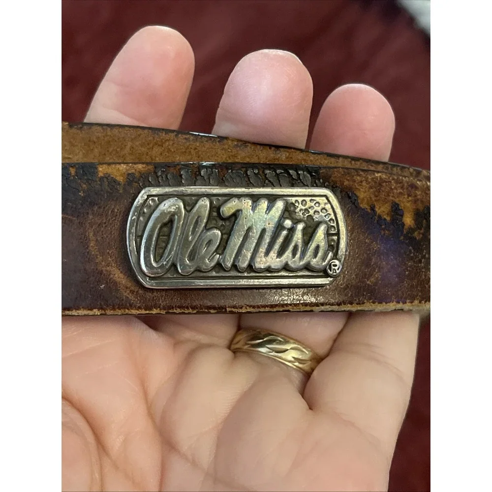 Thrashed ! VTG Ole Miss Genuine Brown Leather Belt Size 40 ‎ Loved & Worn! READ